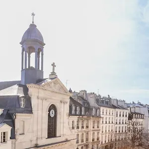  Apartment Famous Parisian Designer's Pied-a-terre In Le Marais