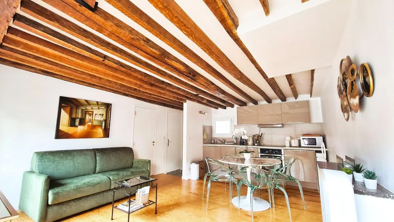Casalionelparis : Your Home In The Heart Of Paris contacts